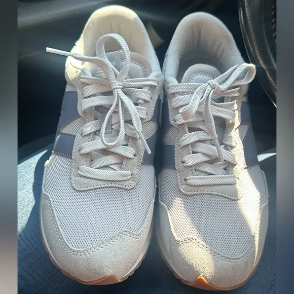 New Balance Light Gray and White Sneakers - Picture 2 of 5